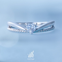 【クラウン】王冠にハートのダイヤモンドが輝く婚約指輪