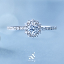 【ジラソーレ】ひまわりのダイヤモンドが笑顔を誘う婚約指輪
