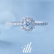 【ジラソーレ】ひまわりのダイヤモンドが笑顔を誘う婚約指輪