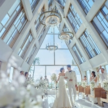 ザ・ギノザリゾート 美らの教会/アールイズ・ウエディング:最大33万円優待【挙式+フォト/74→41万円】〈ヘアメイク・衣装・アルバム付〉人気オプション付プラン♪: