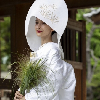 THE HIGASHIYAMA CLUB by HAPPO-EN:2027年3月迄のご婚礼【50名/198万円】最大161万円優待
