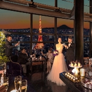 Ｆｉｓｈ Ｂａｎｋ ＴＯＫＹＯ（フィッシュバンク　トーキョー）：＼ドレス2着+タキシードがお得に／開放感◎階段入場体験×試食