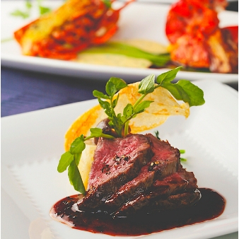 Ｓａｋｕｒａｎｏｋｉ　Ｗｅｄｄｉｎｇ（さくらの樹　ウエディング）:極上の料理＋豊富なドリンクでおもてなし【50名様230万円→205万円】レストランウエディングプラン:ジューシーで熱々のステーキを皆さまに