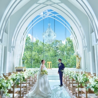 結婚式場：【最大130万&amp;5万ギフト】自然光&amp;緑溢れる挙式体験×豪華5品試食
