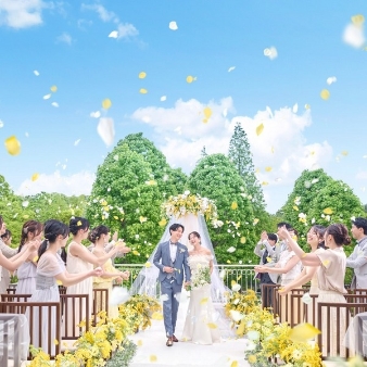 結婚式場：＼卒花人気No.1／駅近で叶う*理想のガーデン＆ナチュラルWD*試食