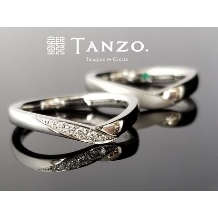 [TANZO]柔らかな丸みが特徴のV字デザインの結婚指輪