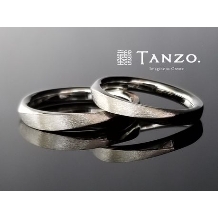 TANZO._[TANZO/男性人気NO.1]鍛造製法でお造りした動きのあるマリッジリング