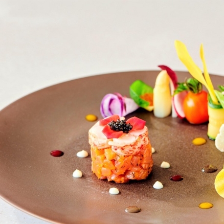 キャッスルガーデン ＯＳＡＫＡ：土曜限定★【最大9万円ギフト】駅近貸切W×森の上質チャペル体験