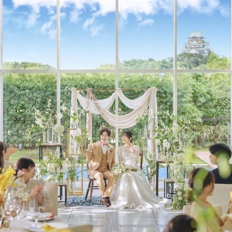 結婚式場：【年度末BIGフェスタ】9万ギフト*3面ガラス張り＆緑溢れる挙式