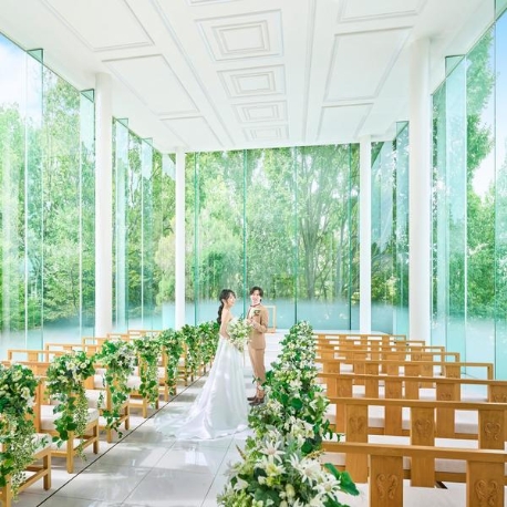 キャッスルガーデン ＯＳＡＫＡ：土曜限定◆光＆緑チャペル貸切*150万特典×憧れドレス*4万試食