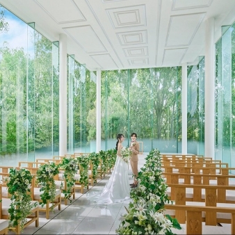 結婚式場：日曜限定*Amazon3万ギフト*3面ガラス張り＆緑溢れる挙式体験