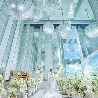 結婚式場：残1【満足度No.1】空と光に包まれる天空チャペル体験×豪華試食
