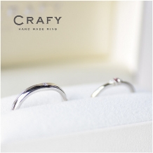 ＣＲＡＦＹ（クラフィ）:【ふたりで作る結婚指輪】ティアラのように輝くシンプルだけど可愛いV字リング