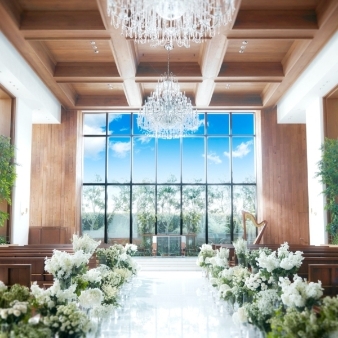 結婚式場：＼最大6.5万GIFT等*165万特典／陽光溢れるチャペル＆豪華試食