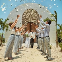 瀬良垣島教会/アールイズ・ウエディング:最大33万円優待【挙式+フォト/75→42万円】〈ヘアメイク・衣裳・アルバム付〉人気オプション付プラン!: