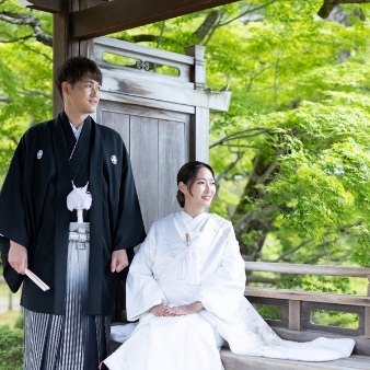 平安神宮会館:【2026年7月～8月まで｜50名215万円】1万坪庭園の緑輝く夏婚プラン