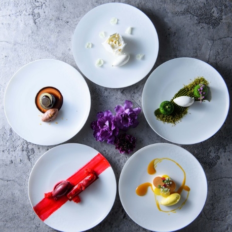 THE THOUSAND KYOTO （ザ・サウザンド京都）：《拘りの宝石デザート堪能》奥庭チャペル×洗練ホテル＊魅力体験