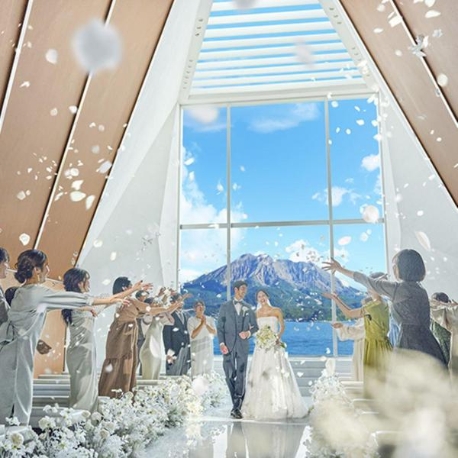 THE BAYSUITE SAKURAJIMA TERRACE（ザ・ベイスイート 桜島テラス）：＼月末限定*最大170万優待／絶景桜島テラス*挙式料0円&10万Gift