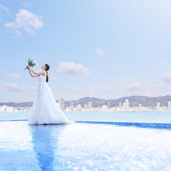 結婚式場：【限定２組】憧れ花嫁体験*絶景貸切リゾート邸宅≪150万特典付≫
