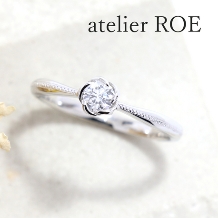 【お花の形をした石座が印象的な婚約指輪】想いを込めて作った、手作りの婚約指輪