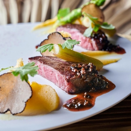 キンプトン新宿東京：【絶品試食付】スタッフ評価◎絶景広がる５つ星ホテルで理想のW