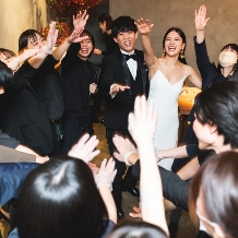 IWAI OMOTESANDO:5～6月来館・2組限定プラン！【80名／挙式＋披露宴】自由で、美しく、本質的な結婚式＜2026年内＞