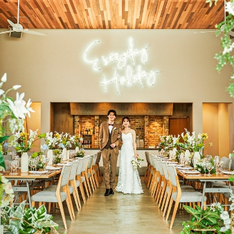 ＷＥＥＫＥＮＤ　ＨＯＵＳＥ &nbsp;（ウィークエンドハウス）:＜ゼクシィ限定＊After Party Plan＞リゾート挙式＆神社式後の方必見【60名 239万】:天神駅徒歩圏内、各公共交通機関からもアクセス抜群！福岡では珍しい『一棟貸切邸宅』＆非日常感溢れる西海岸の貸切リゾート！1泊2日のステイウェディングも先輩カップルから大好評！開放感のある空間で叶えるおふたりらしいオリジナルウェディングをご提案！できたてのお料理で大切なゲストの皆様をおもてなし★6名～130名まで幅広く対応。気になるご予算や日程相談など、専属プランナーが丁寧にご説明させていただきます。ご日程に関してはまだ目処がたっていなくてもお気軽にご相談ください！1件目の見学がおすすめ♪今だけ1件目来館で3万円ギフトプレゼント！ドレス特典やスイートルーム宿泊特典等、選べるご成約特典も満載♪