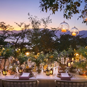 Flairge Dalliance（フレアージュ　ダリアンス）:【2026年9月～11月の挙式をご検討の方へ】＼50名89万円分特典／秋プラン:琵琶湖の畔をふたりのプライベートガーデンに。緑あふれる一軒家で貸切ウエディング生まれ育った故郷の美景を眺め、 大切なゲストと過ごす1日。遠くまで広がる琵琶湖を一望できる丘の上の一軒家が、ふたりの大切な誓いの場所となる。貸切空間だからこそ、リラックスしながら、ふたりらしいアレンジも自由に叶えることができる。