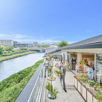 結婚式場：連休SP【挙式0円＆1万GIFT＆3.5万試食】鴨川リバービュー×上質W