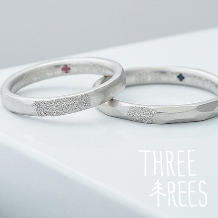 スターダストでアクセントを　THREE TREES 手作り結婚指輪