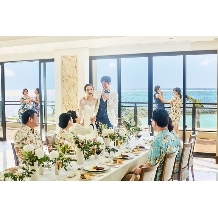 アートグレイス　オーシャンフロントガーデンチャペル　沖縄:【家族婚でご検討の方】挙式＋8名会食プラン＼6名様から可／