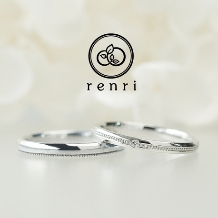 renri:アクセントで遊ぶ、繊細なミルグレインのワンラインデザイン