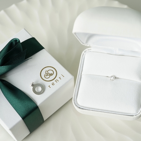 renri:ダイヤモンドを贈る、サプライズプロポーズ