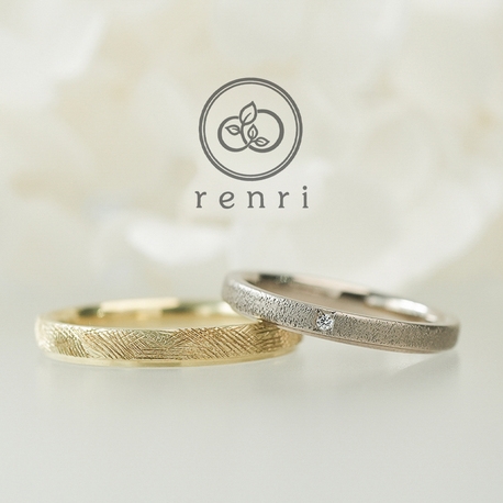 コントラストに惹かれる段差デザインリング