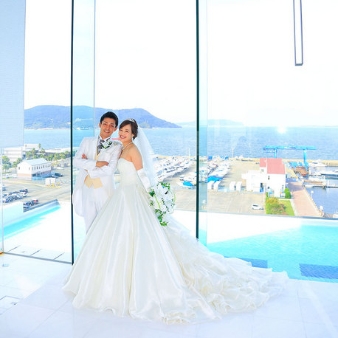 ホテルマリノアリゾート福岡 セレモニープラン 海が見えるチャペルでセレモニーを 結婚写真 ビデオでブライダルを記念に残す ゼクシィ ホテルマリノアリゾート福岡 セレモニープラン 海が見えるチャペルでセレモニーを 結婚写真 ビデオでブライダルを記念に残す ゼクシィ