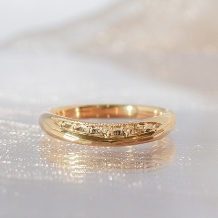 ブライダルリング専門店　輝織‐ＫＩＯＲＩ‐:誰も真似の出来ない指輪　「輝彫（KIBORI）」マリッジリング　月輪