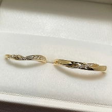 ブライダルリング専門店　輝織‐ＫＩＯＲＩ‐:流れのあるダイヤモンドで指が美しく見える「COLANY」 ハーモニー