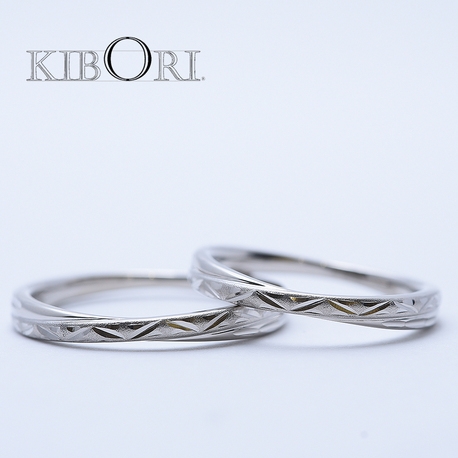 ブライダルリング専門店　輝織‐ＫＩＯＲＩ‐:誰もつけていない指輪が欲しい！輝彫-kibori-/マリッジリング　編（ふみ）