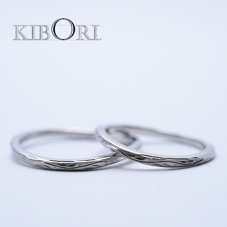 ブライダルリング専門店　輝織‐ＫＩＯＲＩ‐:手彫りとカットの技が光る逸品　「輝彫-kibori-」周（あまね）