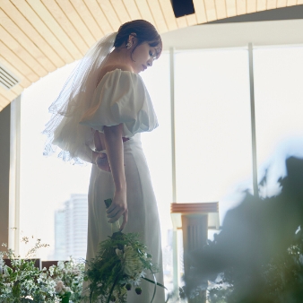 結婚式場：先着2組【ドレス試着＆AM贅沢試食】光×緑×木が溢れる貸切会場