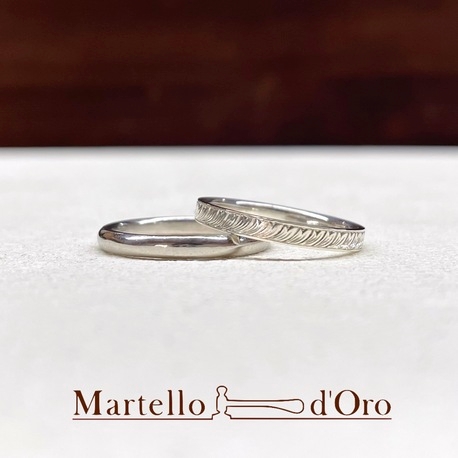 Ｍａｒｔｅｌｌｏ　ｄ’Ｏｒｏ　（マルテロドーロ）:模様彫り”フェザー”《手作り結婚指輪に当店だけの特別加工》