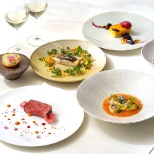 ＭＡＲＩＮＥ ＴＯＷＥＲ ＷＥＤＤＩＮＧ:【30名／フォト＋食事会】ドレスを着て、美食を堪能する新スタイル＜ドレス会食／6ヵ月以内＞