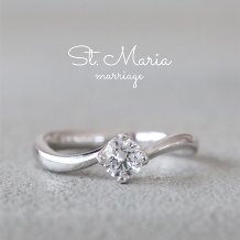 【モービウス】永遠を意味する、メビウスの輪を婚約指輪としてデザインしました。