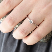 Ｓｔ．Ｍａｒｉａ:【ソリターリオ】婚約指輪の代表的デザイン。高さを抑え、普段使いしやすい指輪です。