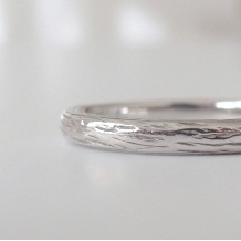 Ｓｔ．Ｍａｒｉａ:【レグナ】他の人とは違う、クラフトマンならではのデザイン。男女共に人気の結婚指輪