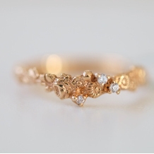 Ｓｔ．Ｍａｒｉａ:【コロッラ no.2】花冠にダイヤモンドをちりばめた、人気の優しいデザインの指輪