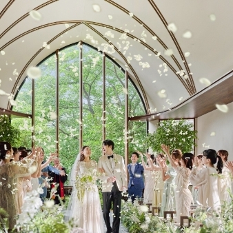 結婚式場：残席1＼7/5限定BIG★190万優待／都心の森&amp;空★13品試食*宿泊8万