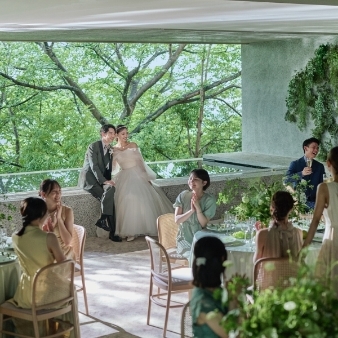 結婚式場：残1＼お盆*帰省代10万／都心の森×眺望&amp;10種オードブル*和牛試食