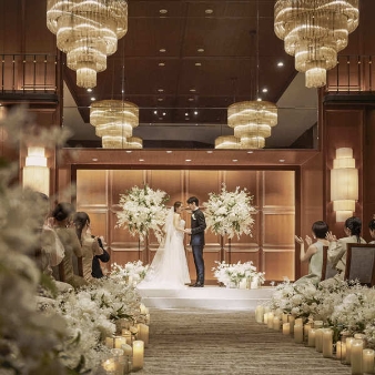 結婚式場：【連休初日*160万優待】4万試食*1万GIFT＆洗練挙式体験◆