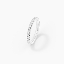 Charms Jewelry:【ダイヤモンドとプラチナが調和して美しい輝きを放つエタニティリング】